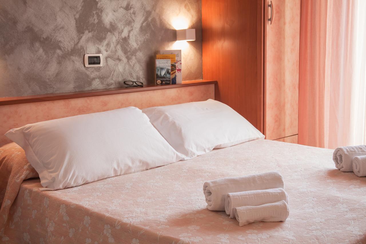 Hotel Sandra Gatteo a Mare Buitenkant foto